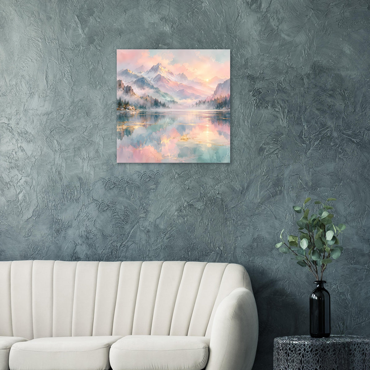 Pastellfarbenes Bergsee-Poster mit Spiegelung im Wasser und wolkigem Sonnenuntergang