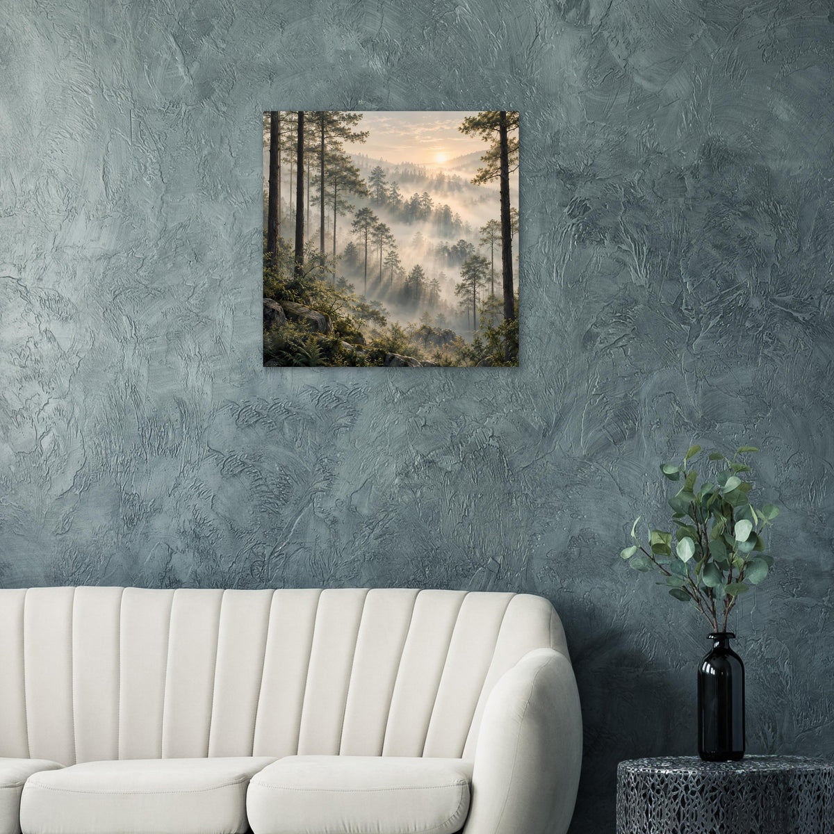Gerahmtes Poster in quadratischer Ansicht mit Wald bei Sonnenaufgang und Nebel