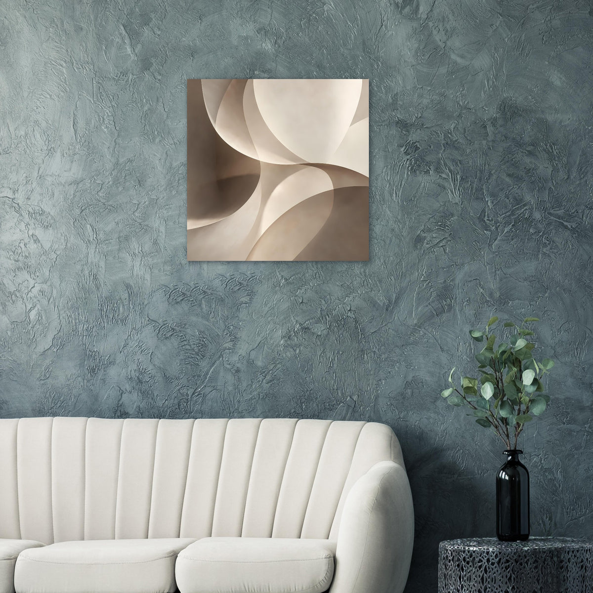 Quadratisches Kunstposter mit geschichteten Wellenbögen in Beige und Creme, minimalistisches Motiv