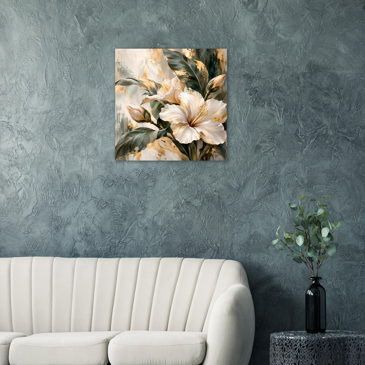Blumenposter mit weißer Blüte und goldenen Akzenten in harmonischem Grünbeige