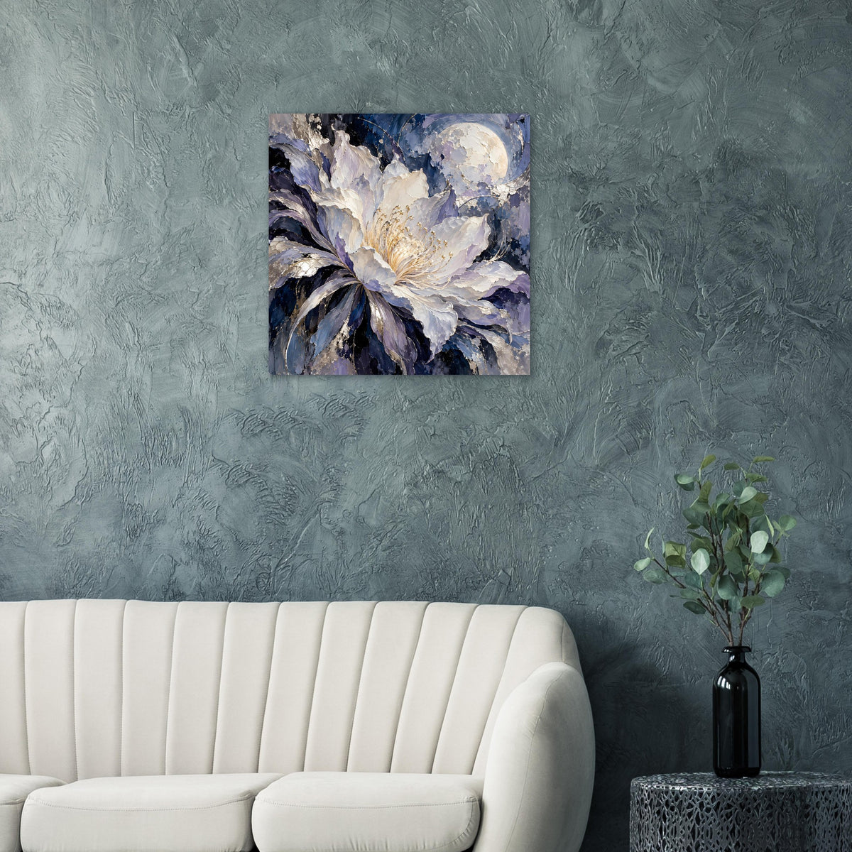 Quadratisches Blumenposter mit hellem Blütenkern in Blau- und Violetttönen