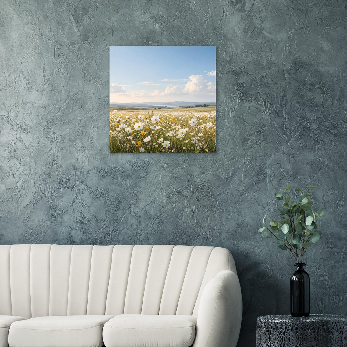 Wildblumenwiesen-Poster: blühendes Blumenmeer mit weiß-gelben Blüten und Himmel