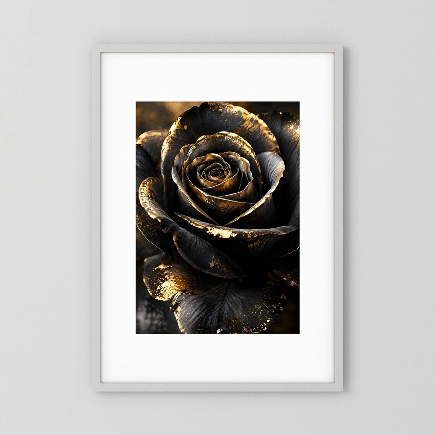 Gerahmter Kunstdruck: schwarze Rose mit goldenen Akzenten, Hochformat