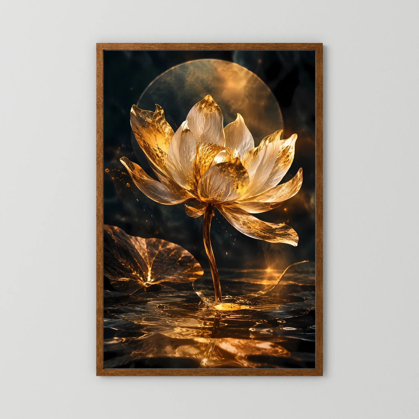 Hochformat-Poster mit goldener Lotusblüte und Spiegelung im Wasser, brauner Holzrahmen