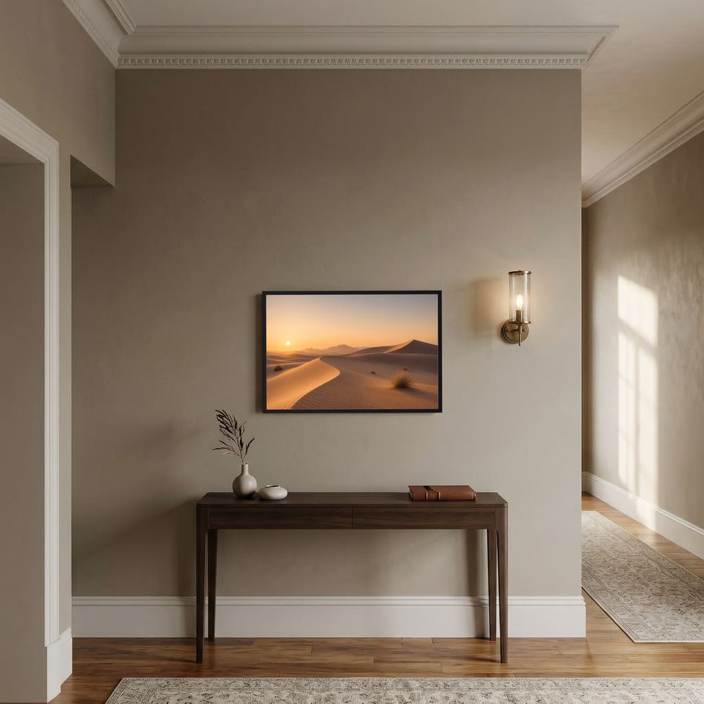 Landschaftsbild im Querformat mit Sanddünen, im schwarzen Rahmen.