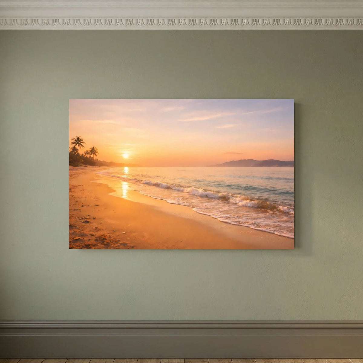 Querformatiges Wandbild mit ruhigem Strand bei Sonnenuntergang, Sonne am Horizont und Meer