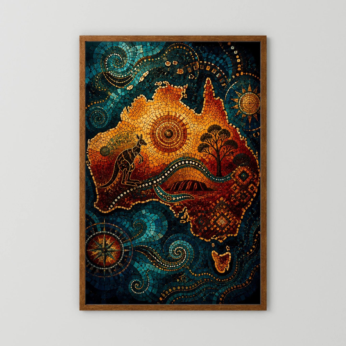 Hochformat-Poster im braunen Holzrahmen mit mosaikartigem Wüstenmotiv, türkis, orange und dunkles Blau.