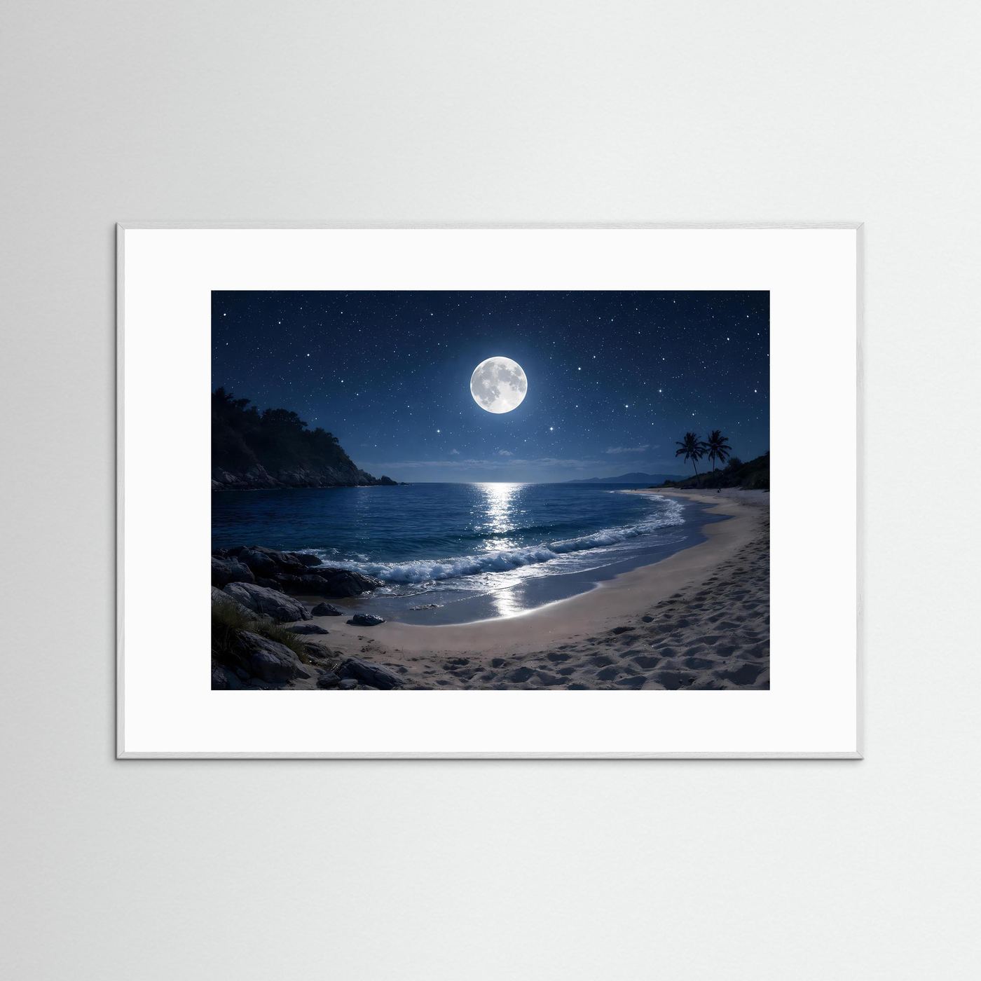 Poster Querformat mit weißem Rahmen: Vollmond über Strand mit schimmernder Welle
