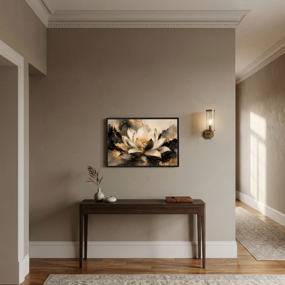 Querformatiges Lotusblüten-Poster im Rahmen: schwarze Blüten mit goldenen Akzenten