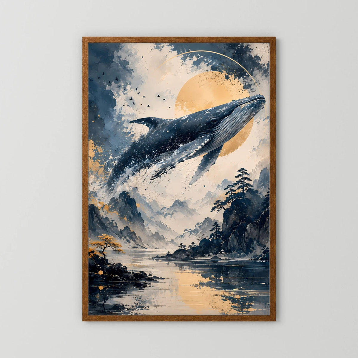 Gerahmtes Poster im Hochformat mit Wal, Mond über See und Bergkulisse, Blau- und Cremetöne