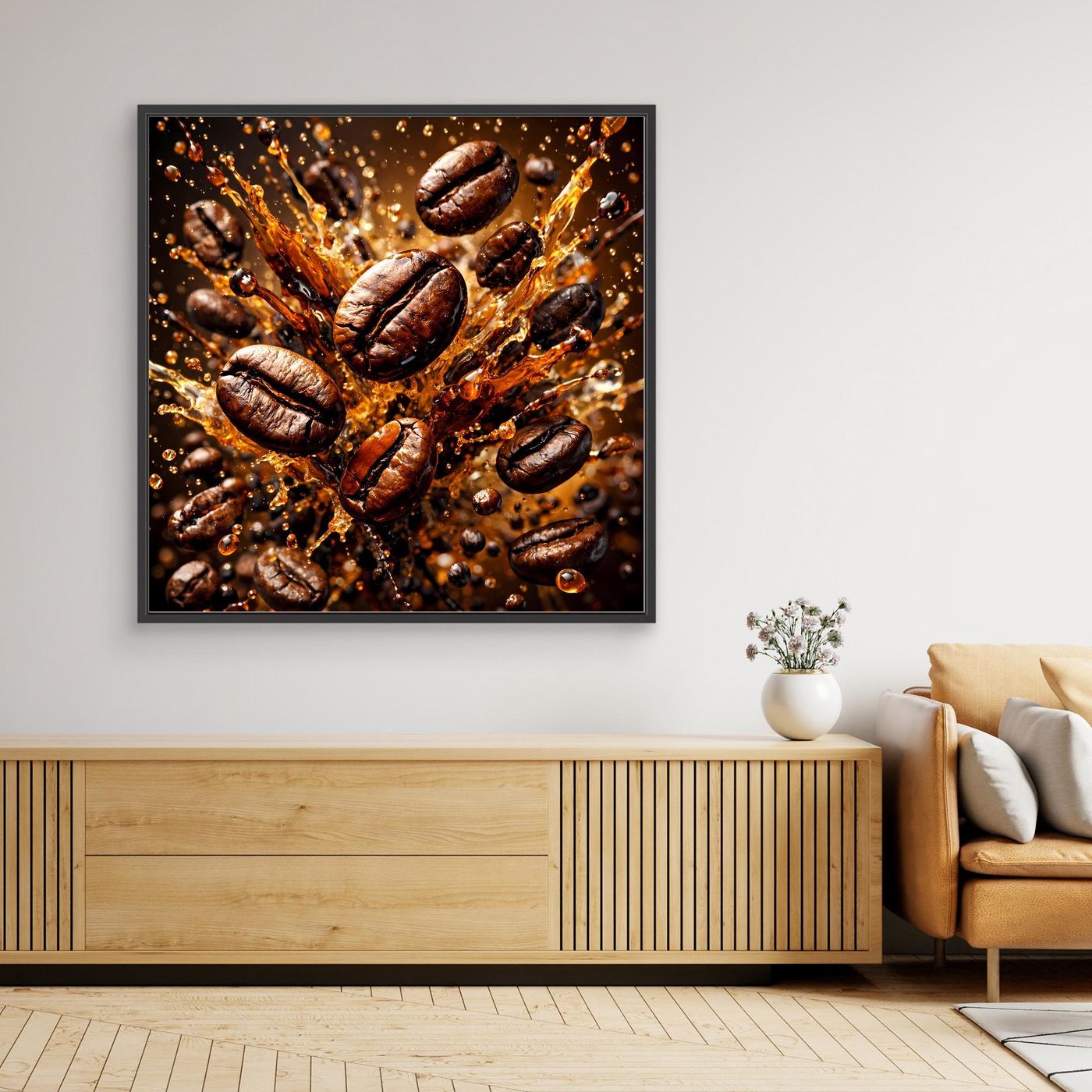 Gerahmtes Leinwandbild mit Kaffeebohnen-Splash, schwarzer Rahmen, braun/orange
