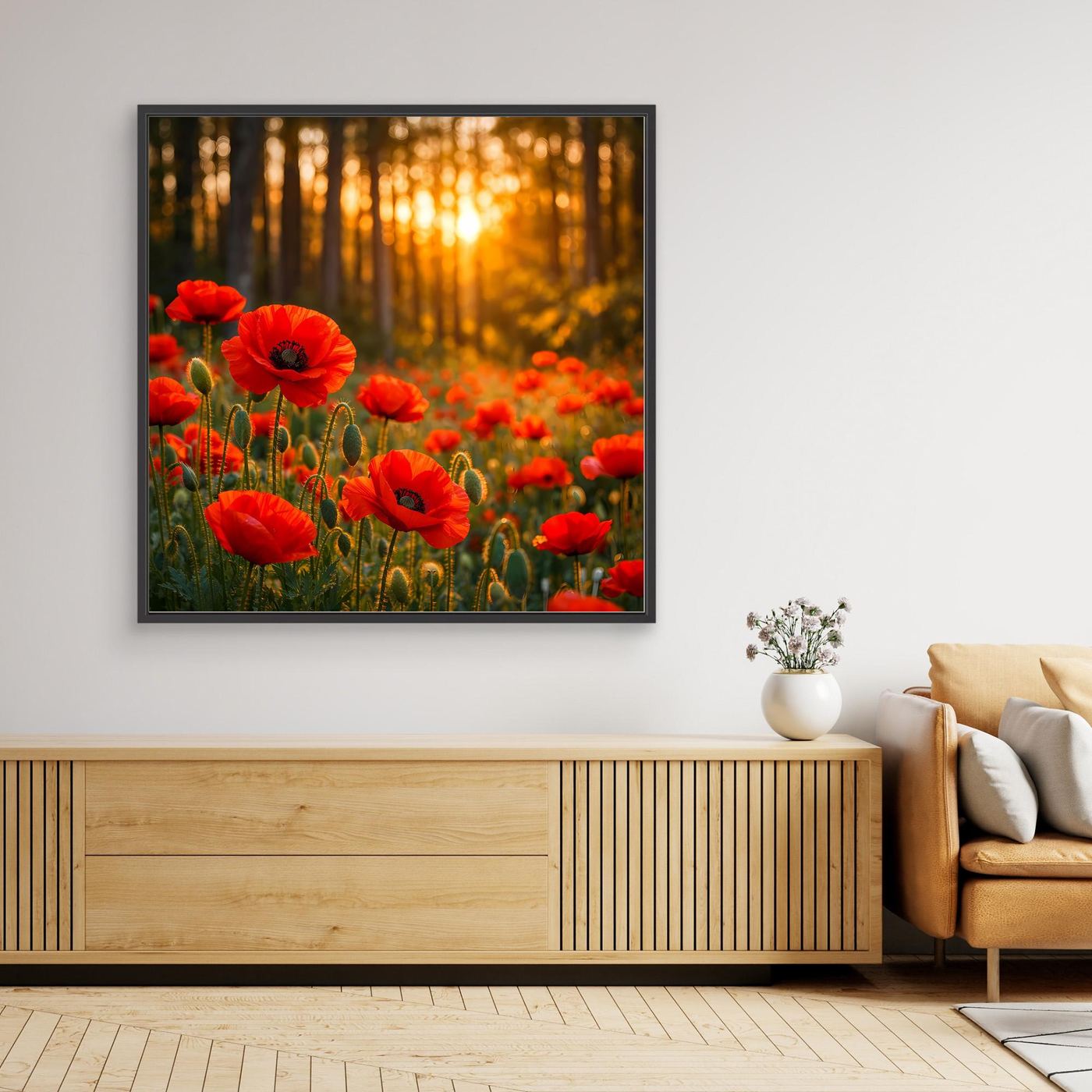 Leinwandbild mit roten Mohnblumen und goldener Waldsonne, schwarzer Rahmen