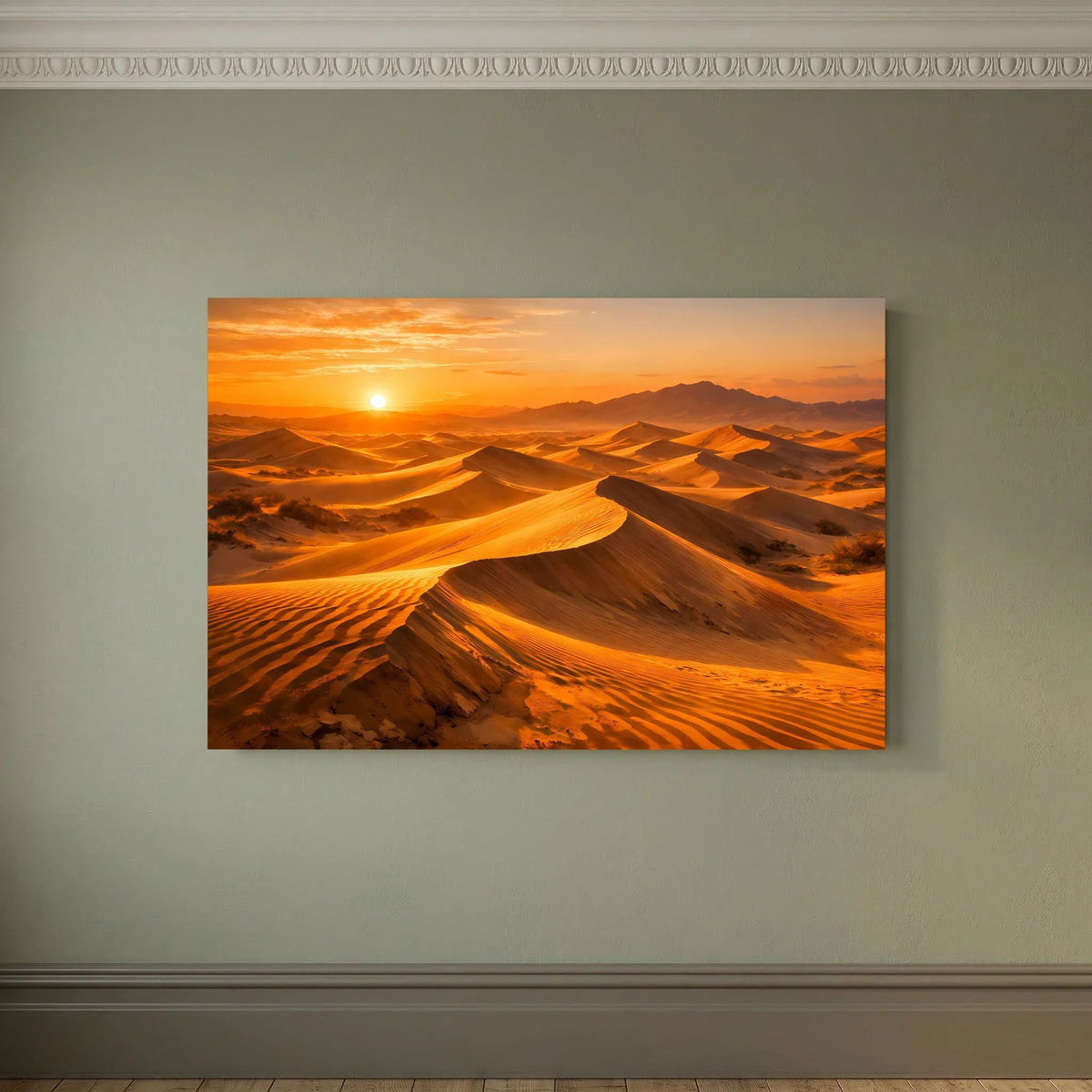Wandbild im Rahmen mit Wüstenlandschaft, goldene Sanddünen und Abendsonne, querformat