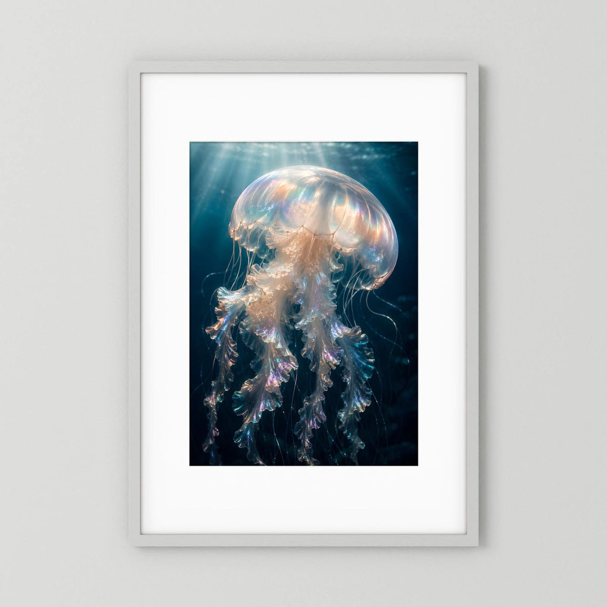 Kunstposter mit Quallenmotiv, Hochformat, mit weißem Rahmen und Passepartout