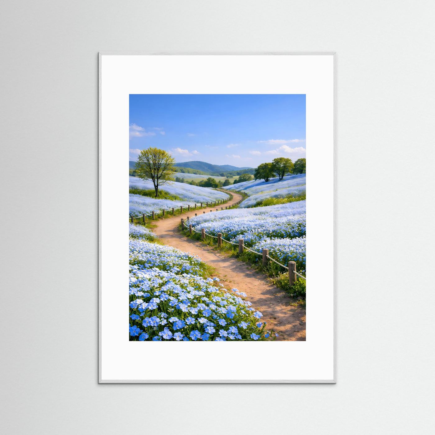 Frühlingslandschafts-Poster mit Weg durch blaue Blüten, im weißen Rahmen