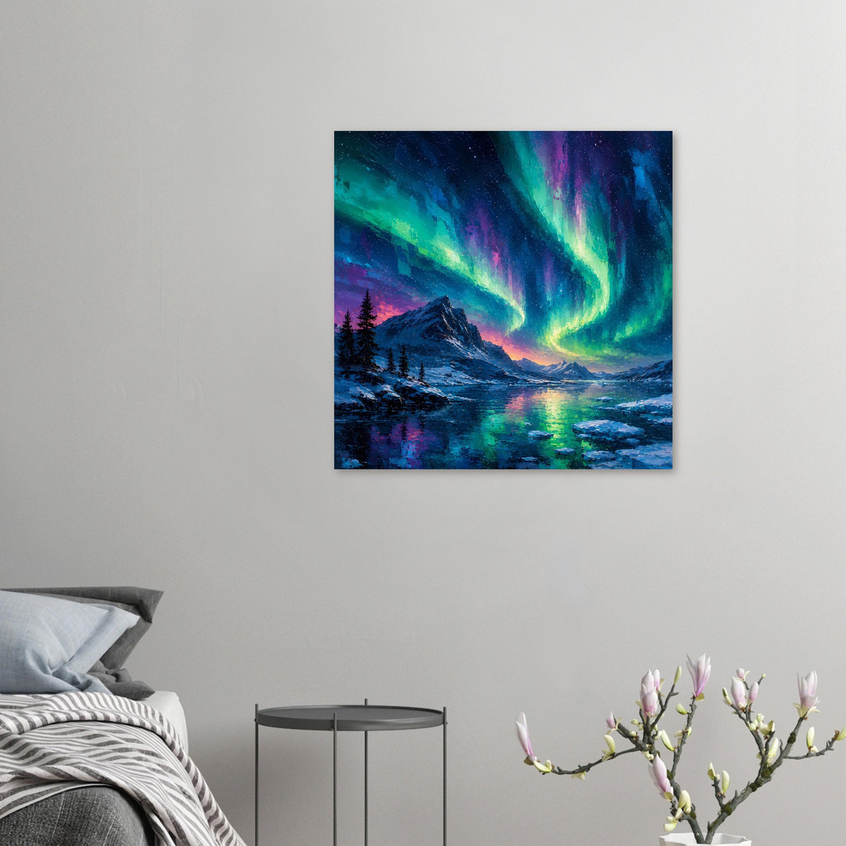 Kleines Poster mit Nordlichtern in Grün und Violett über verschneitem Gebirge und Wasser