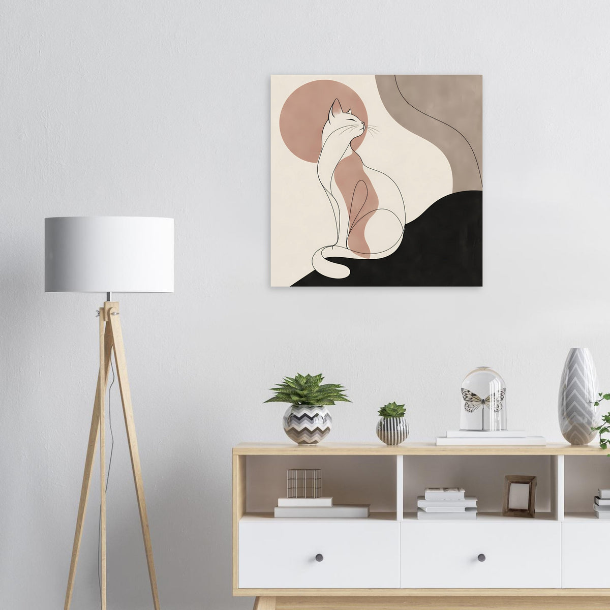 Poster mit minimalistischer sitzender Katzen-Silhouette, beiger Kreis, rosa und schwarze Flächen