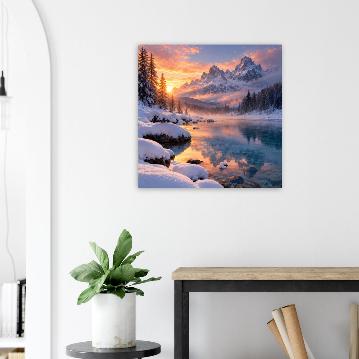 Winterlandschafts-Poster mit verschneiter Flusslandschaft, warmem Abendhimmel und Bergen