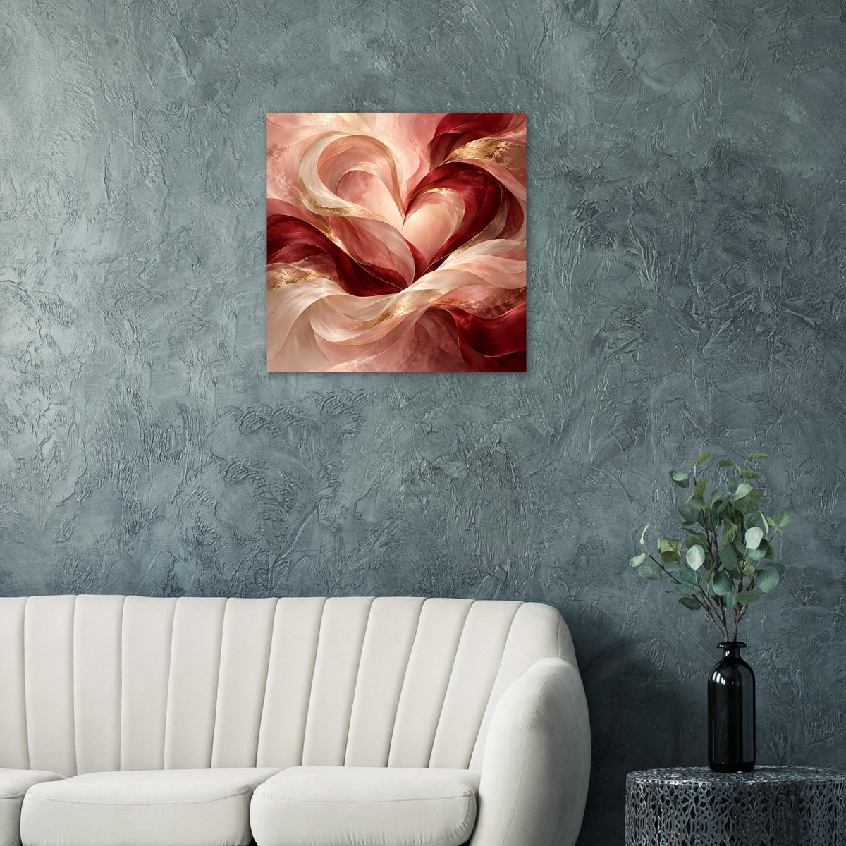 Abstraktes Herz-Poster in Rosé, Rot und Gold, quadratisch an der Wand