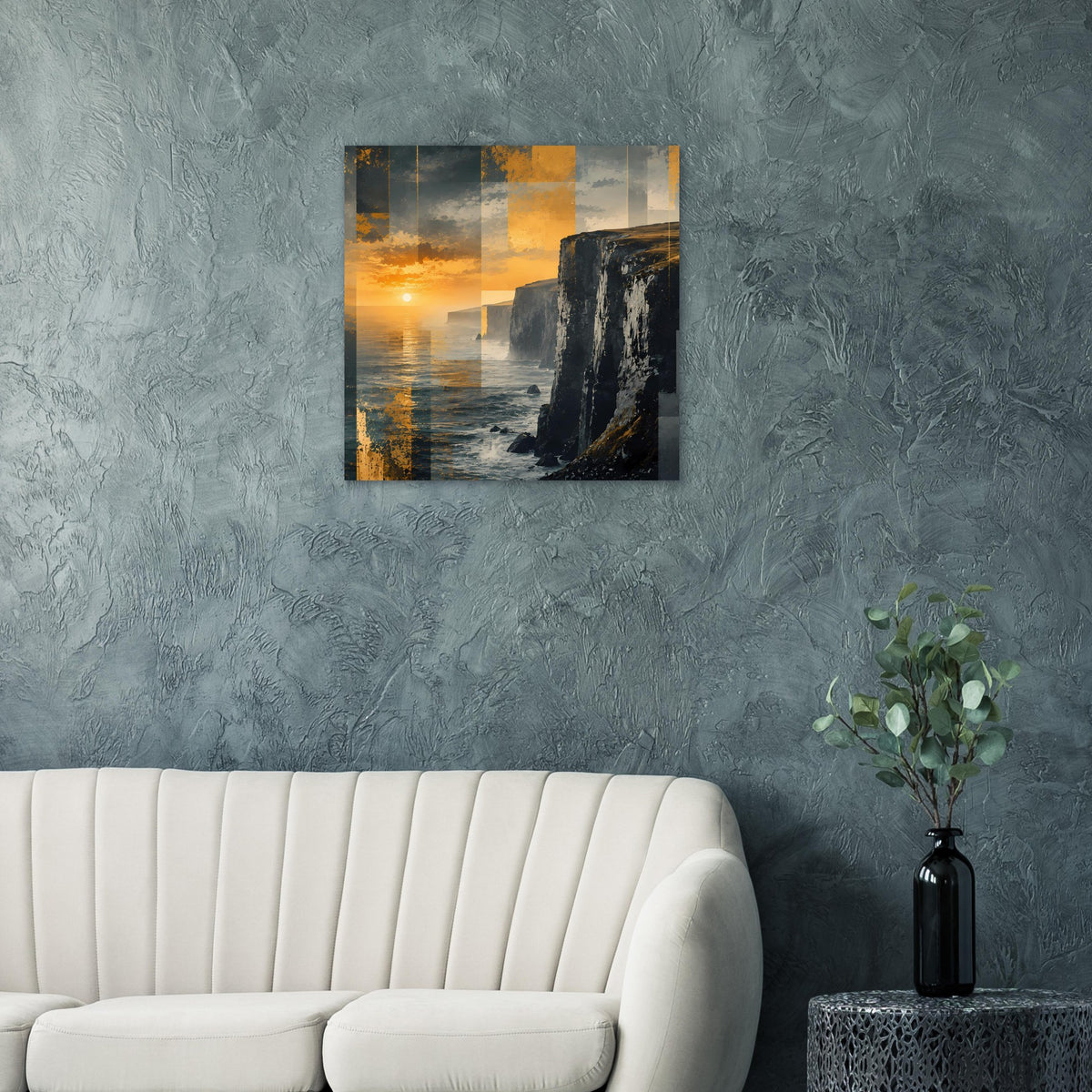 Quadratisches Poster mit Sonnenuntergang über Wasser und markanter Felsklippe