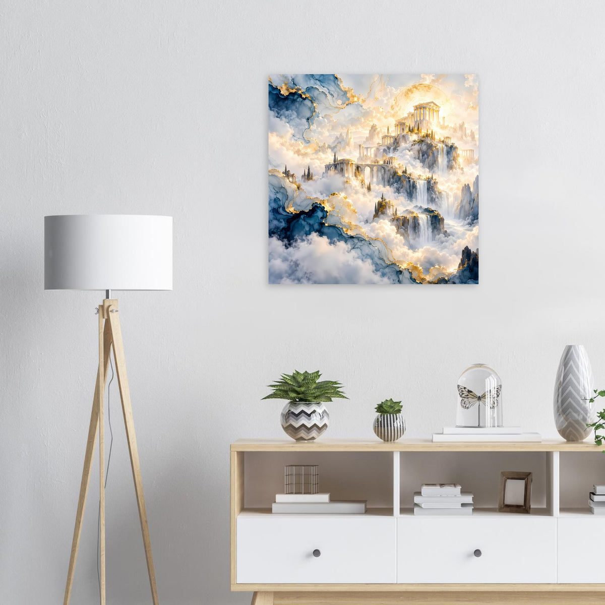 Poster mit Wolkenmeer, goldenen Lichtstrahlen und einer bergigen Stadtlandschaft