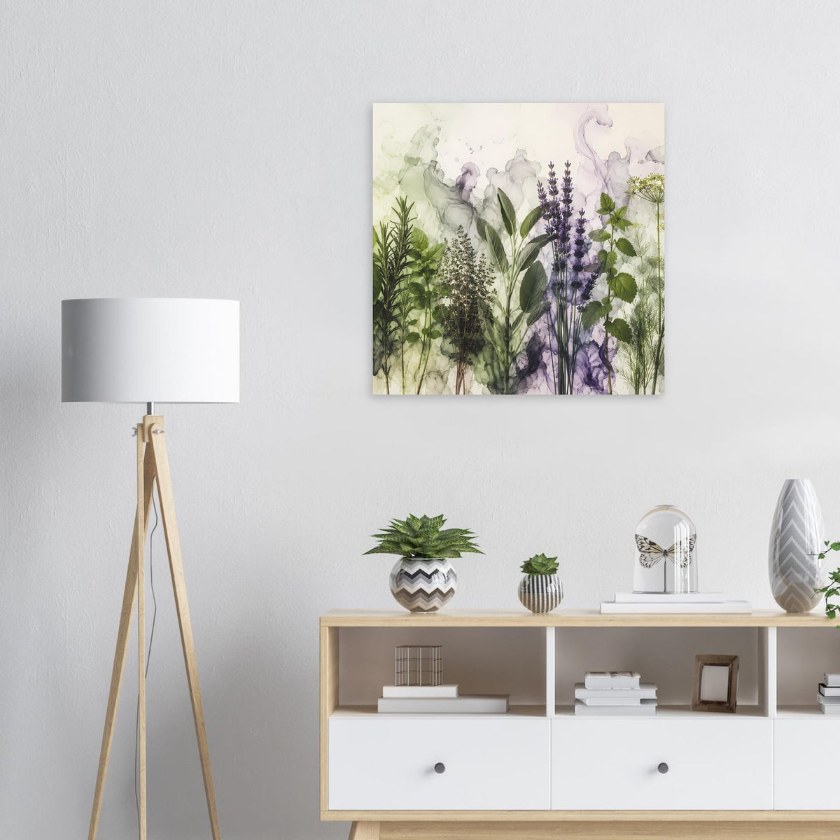 Gerahmtes botanisches Poster im Hochformat mit violetten Lavendelrispen und grünen Kräutern