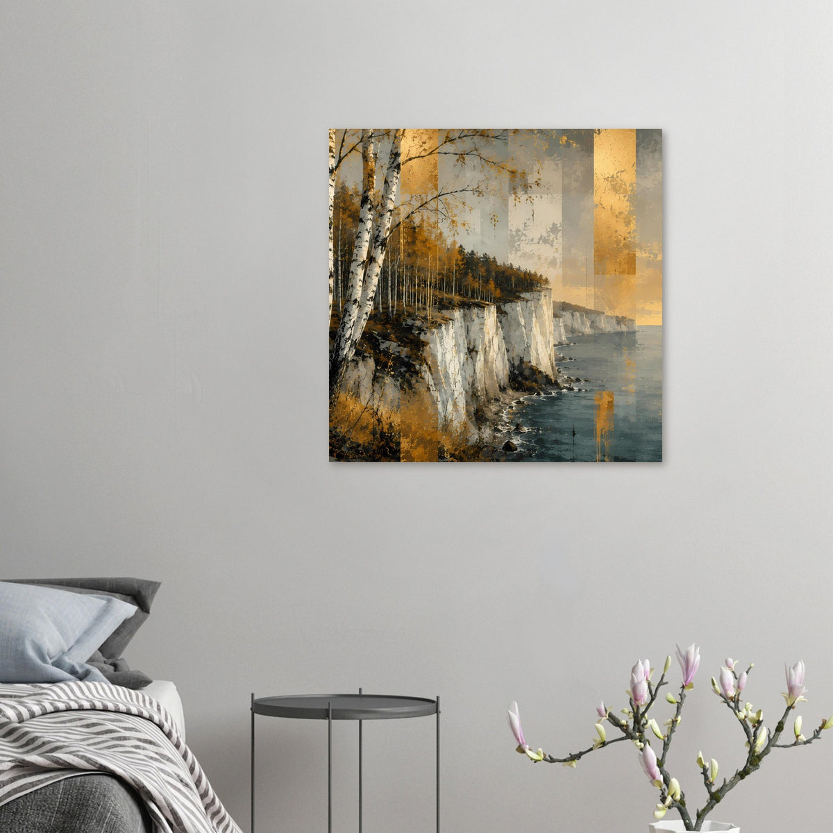 Wandposter mit Küstenklippen und Meer, Birken links, warmes Gelb über dem Himmel.