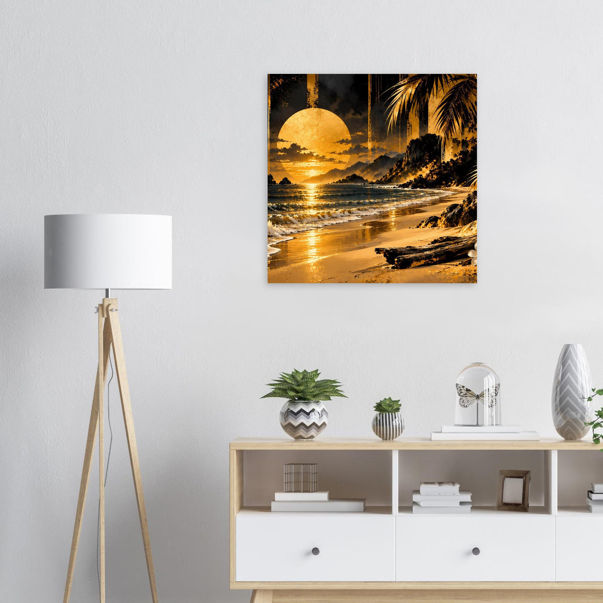 Kunstposter mit goldenem Strandpanorama, großer Sonne, Palmen und Wellen