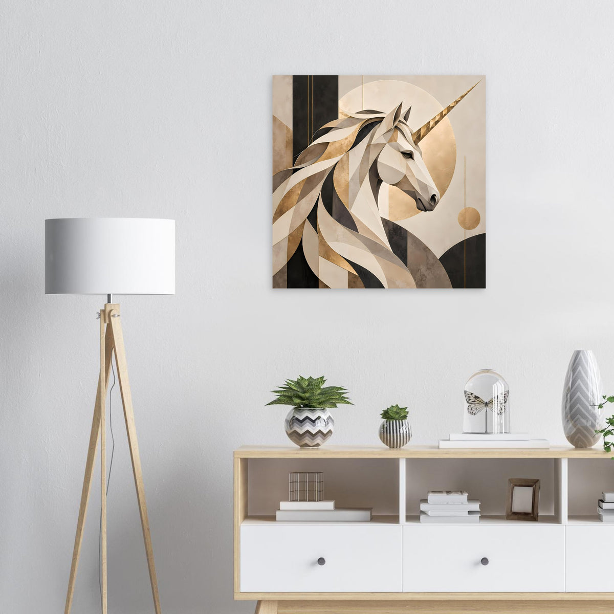 Quadratisches Poster mit Einhorn-Porträt, abstraktem Muster in Beige und Schwarz.
