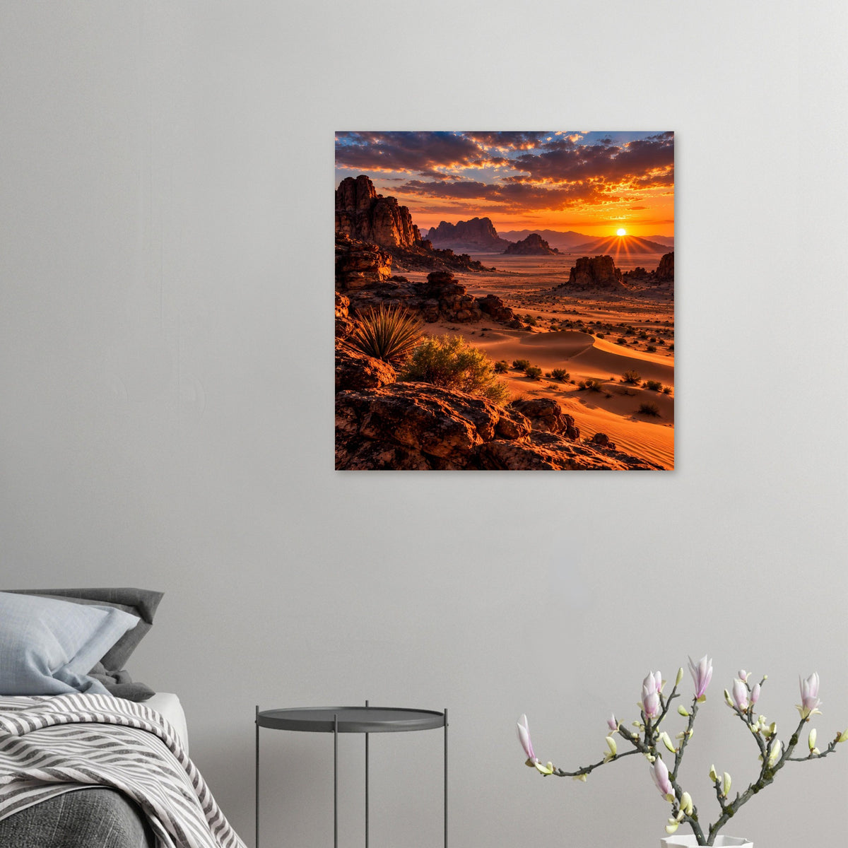 Kleines Poster mit Wüstenlandschaft bei Sonnenuntergang, Dünenkurve und Felsen.