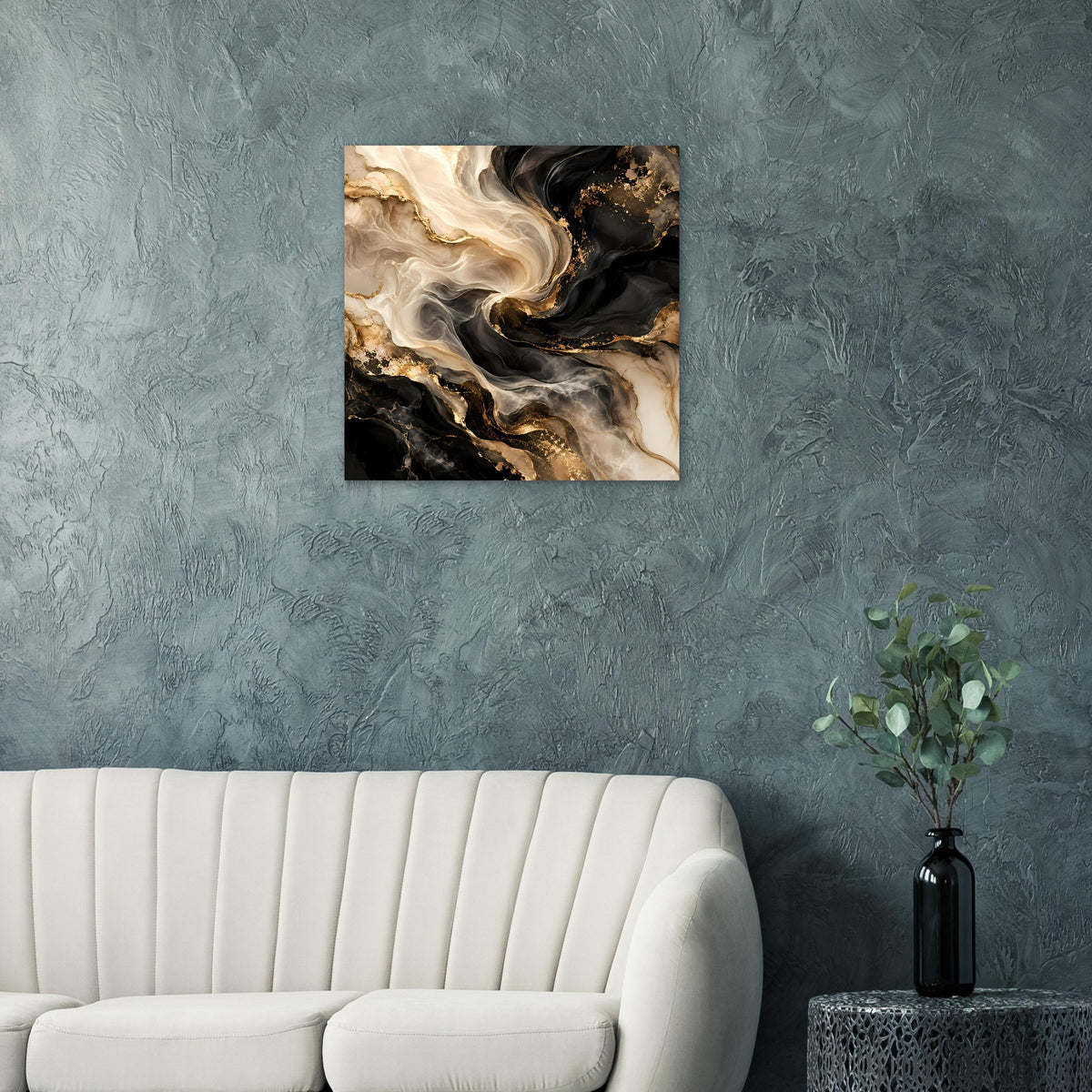 Abstraktes Poster mit goldenen Adern in schwarzem Wirbel, beiger Hintergrundfläche