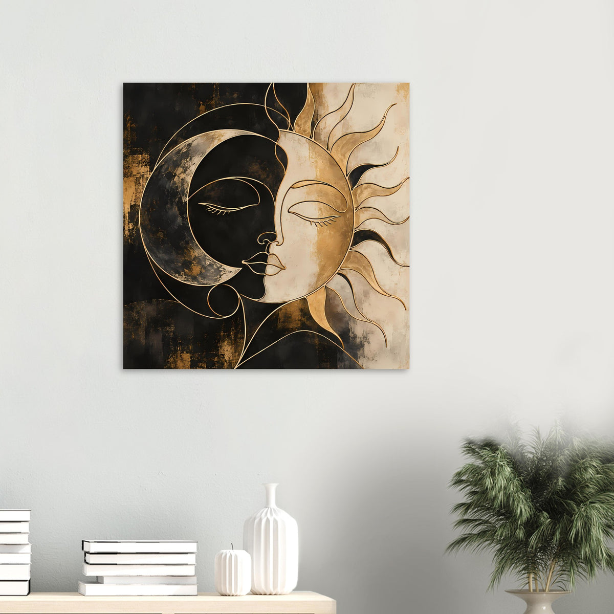 Quadratisches Kunstposter mit stilisiertem Sonne-und-Mond-Gesicht in Schwarz und Gold