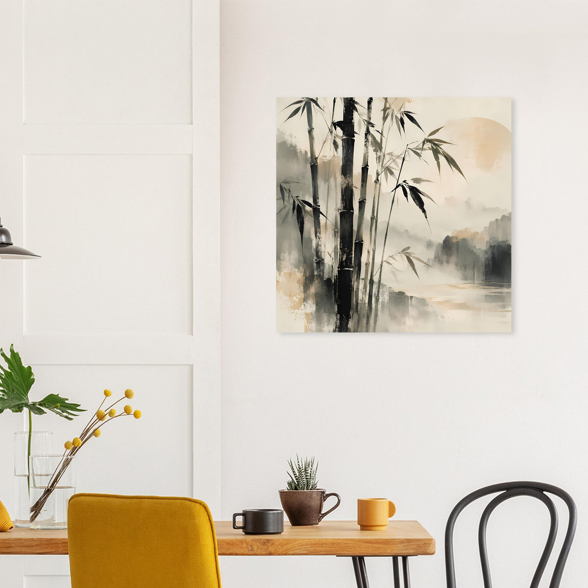 Rechteckiges Wandbild mit Bambus in Schwarz und Grau, warme Beige-Töne und ruhiger Pinselstrich