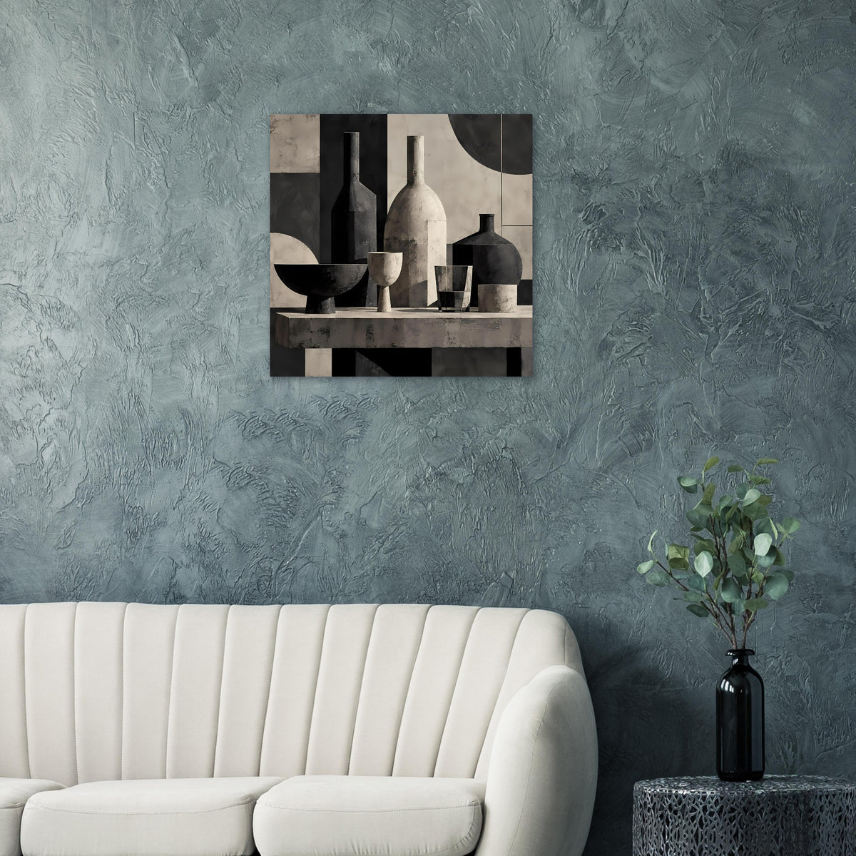 Monochromes Still-Life-Poster mit Vasen und Schalen in Schwarz-Grau