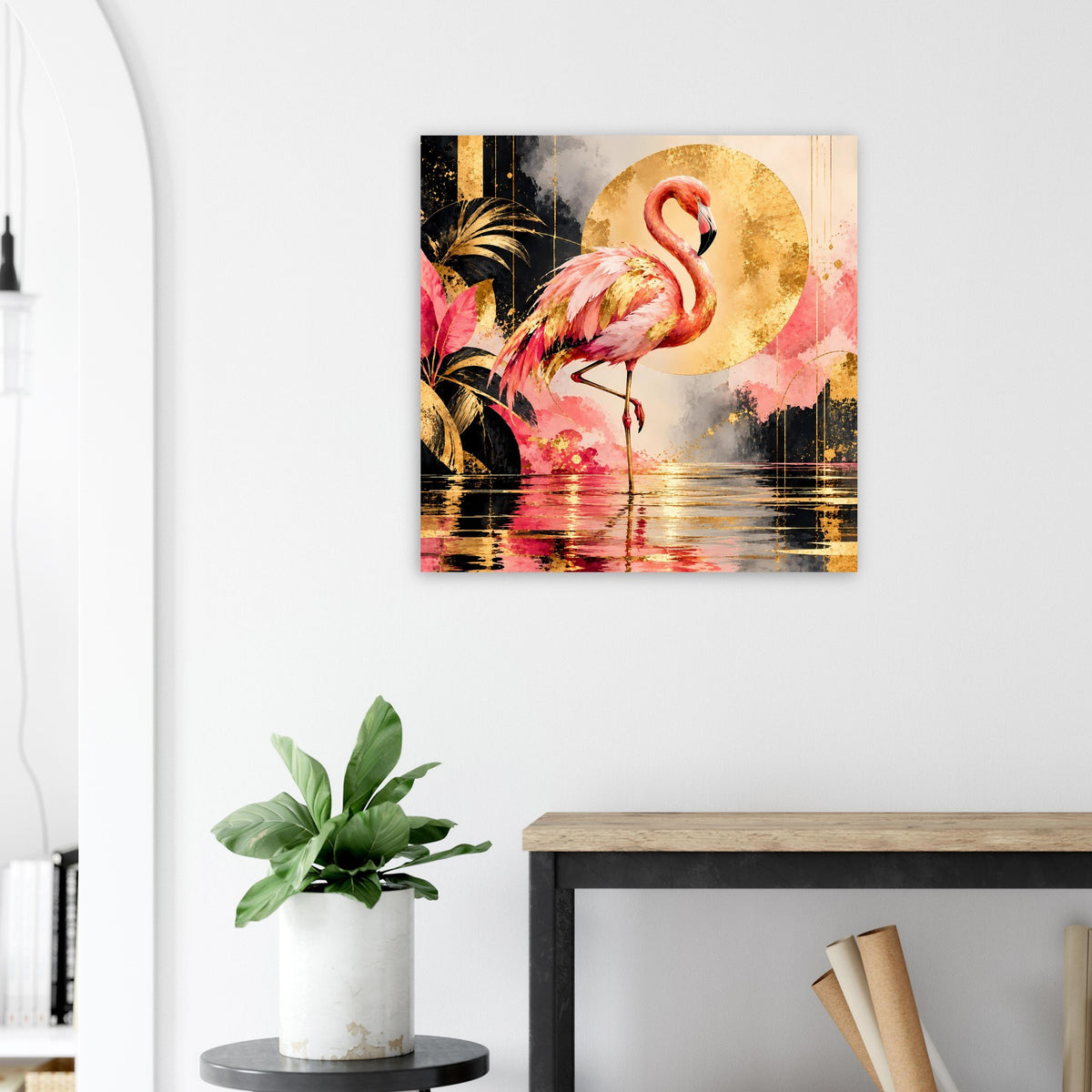 Flamingo-Tierposter mit Pinkem Flamingo, goldenen Akzenten und Spiegelung am Wasser