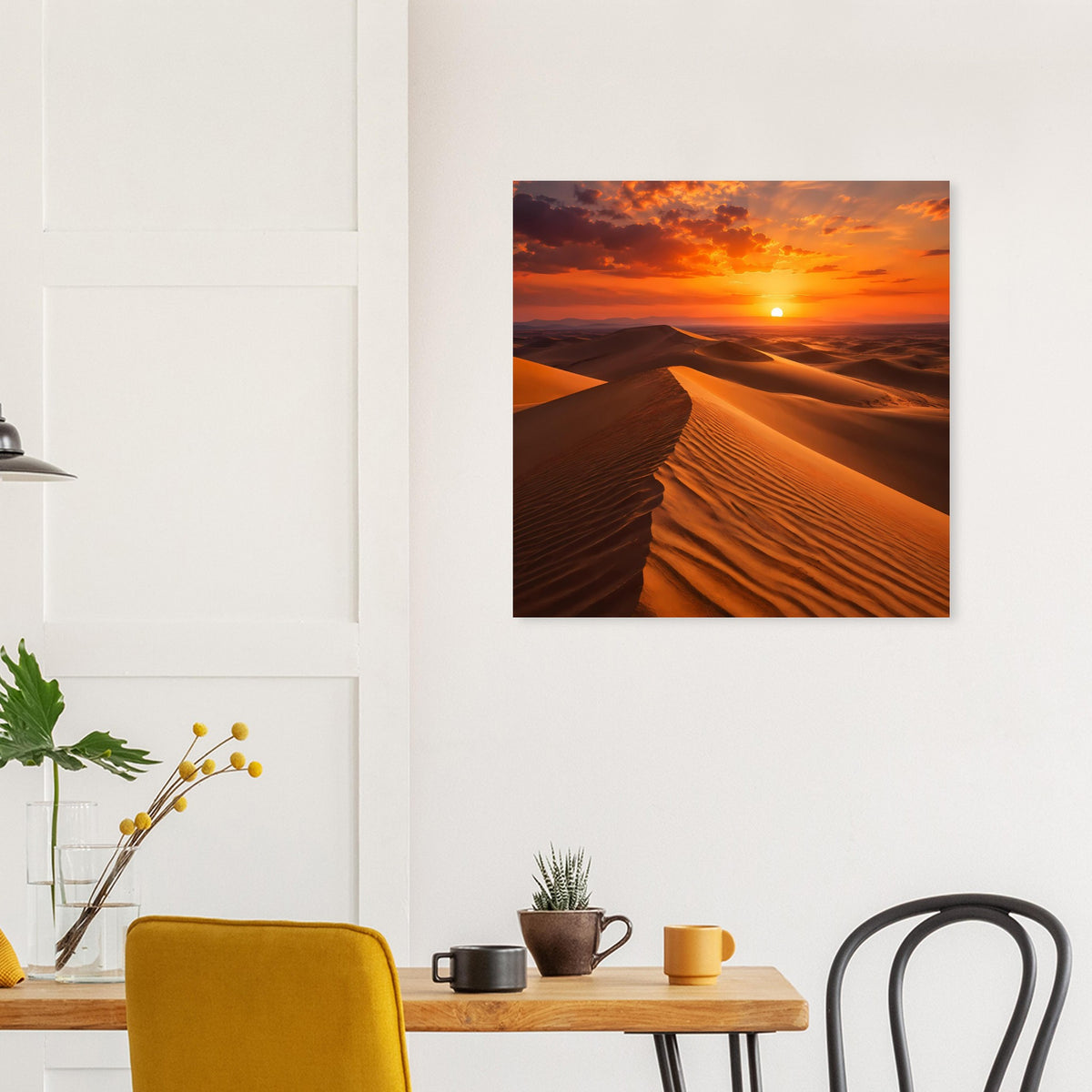 Gerahmtes Poster mit Dünenlandschaft und orange-rotem Sonnenuntergang