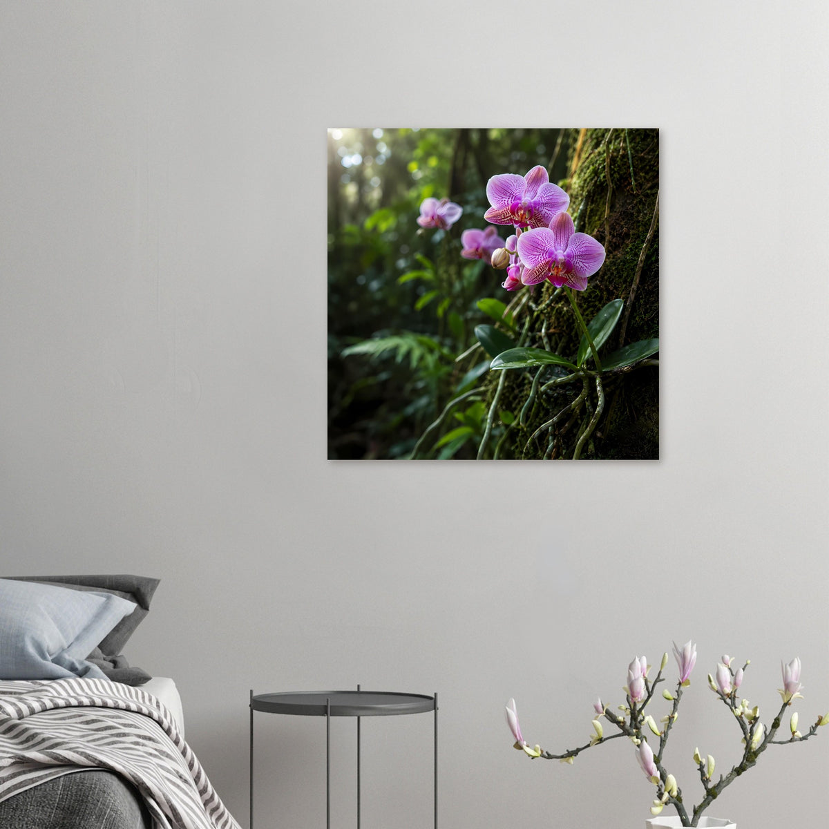 Quadratisches botanisches Poster mit pinken Orchideenblüten auf Moos, auf mattem Papier