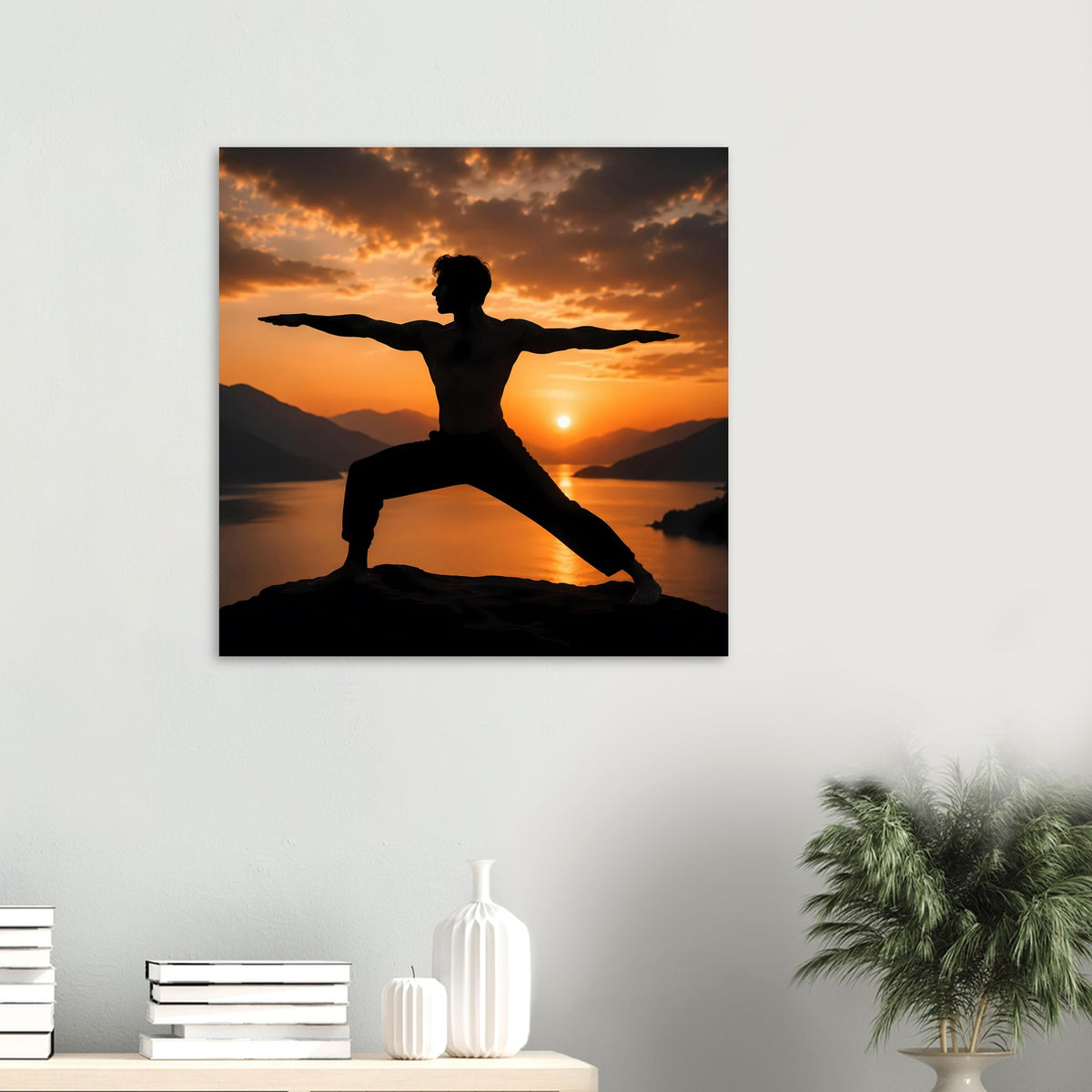 Yoga-Poster in kleiner Ansicht: Kriegerpose-Silhouette vor Sonnenuntergang, Querformat
