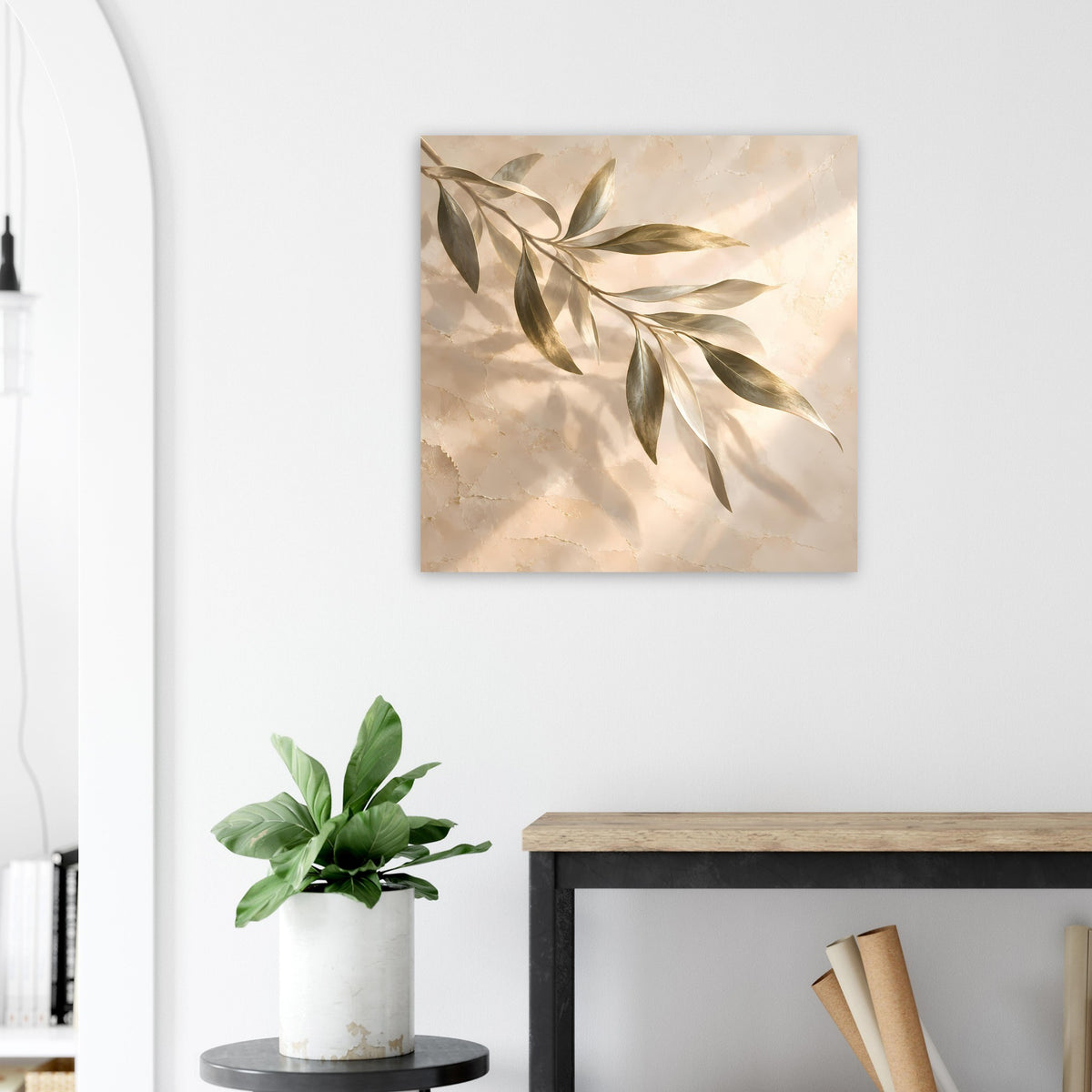 Quadratisches Poster: Olivenzweige mit goldschimmernden Akzenten auf beigem Hintergrund