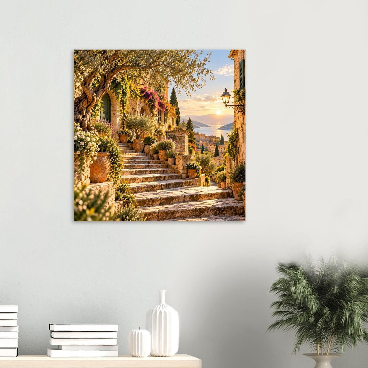Kleines Kunstposter: mediterrane Treppe mit Pflanzentöpfen, Laterne und Sonnenuntergang im Hintergrund