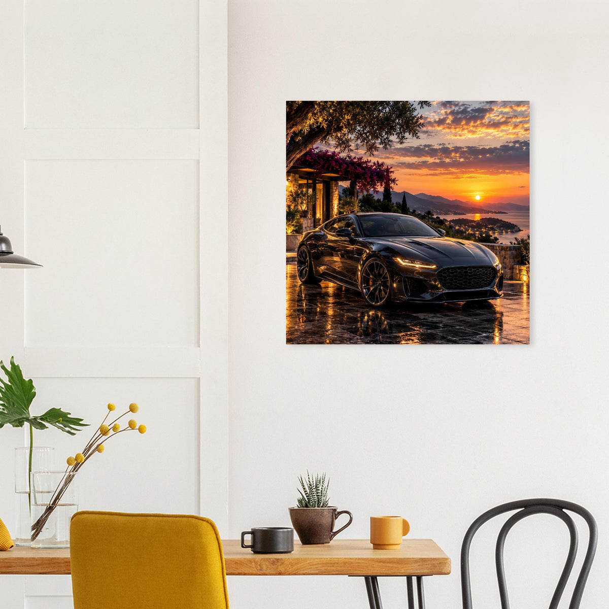 Poster mit Sonnenuntergang, schwarzem Sportwagen und goldenen Reflexen auf Wasser