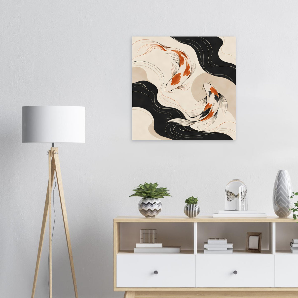 Japanisches Poster mit Koi-Fischen in Wellen, schwarz-beige, quadratisch gerahmt.