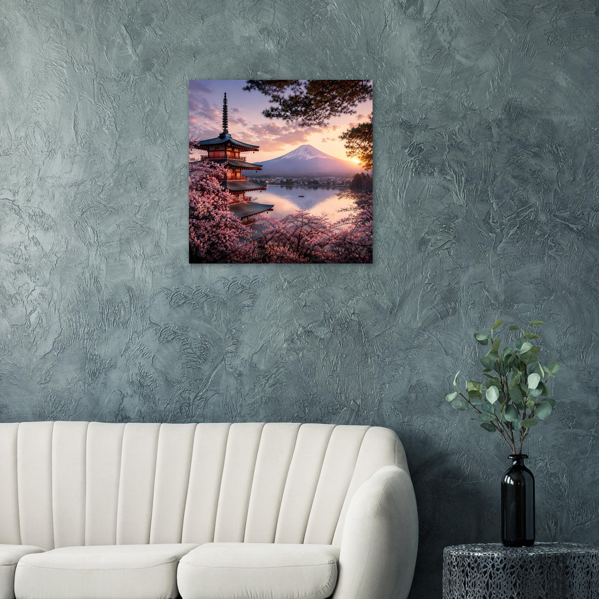 Quadratisches Poster mit japanischer Pagode, Kirschblüten und Berg bei Sonnenuntergang