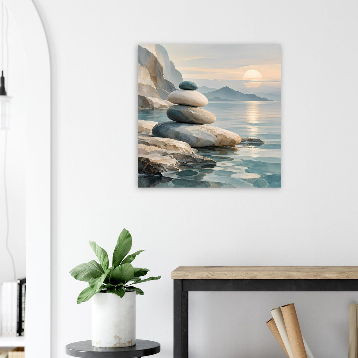 Quadratisches Poster mit Steinturm am Meer, ruhige Wellen und Sonnenuntergang