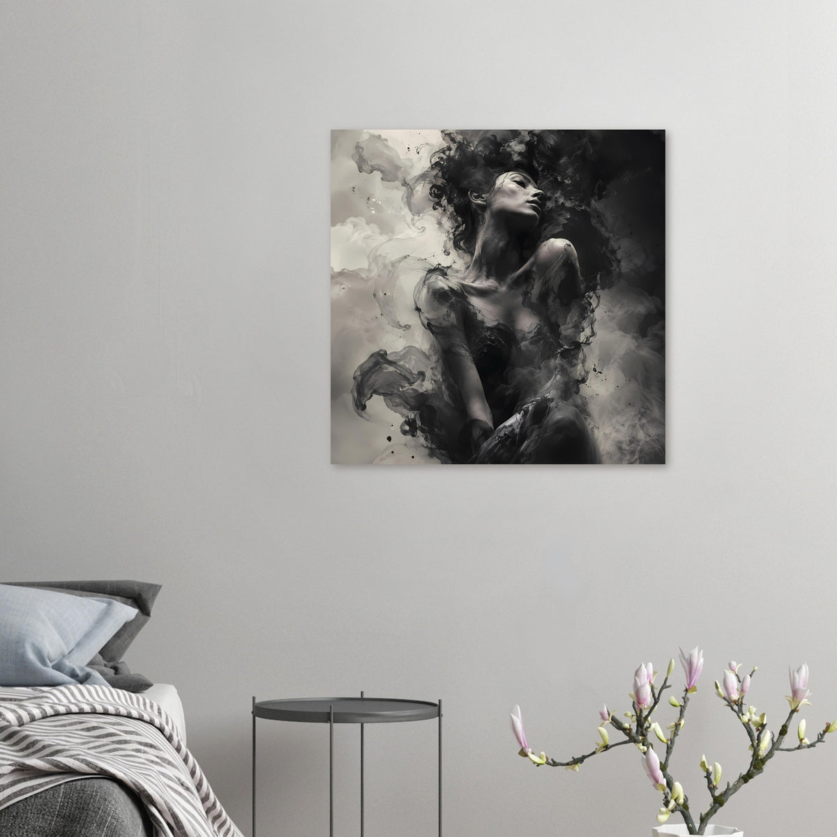 Monochromes Kunstposter (kleines Format) mit Frauenakt und Tintenrauch, vertikal