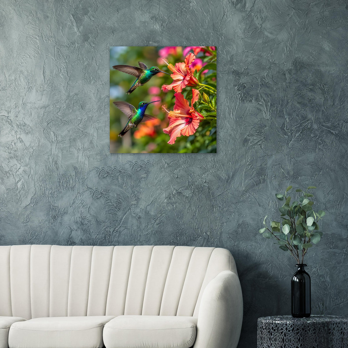 Quadratisches Poster mit zwei Kolibris und hellen Hibiskusblüten