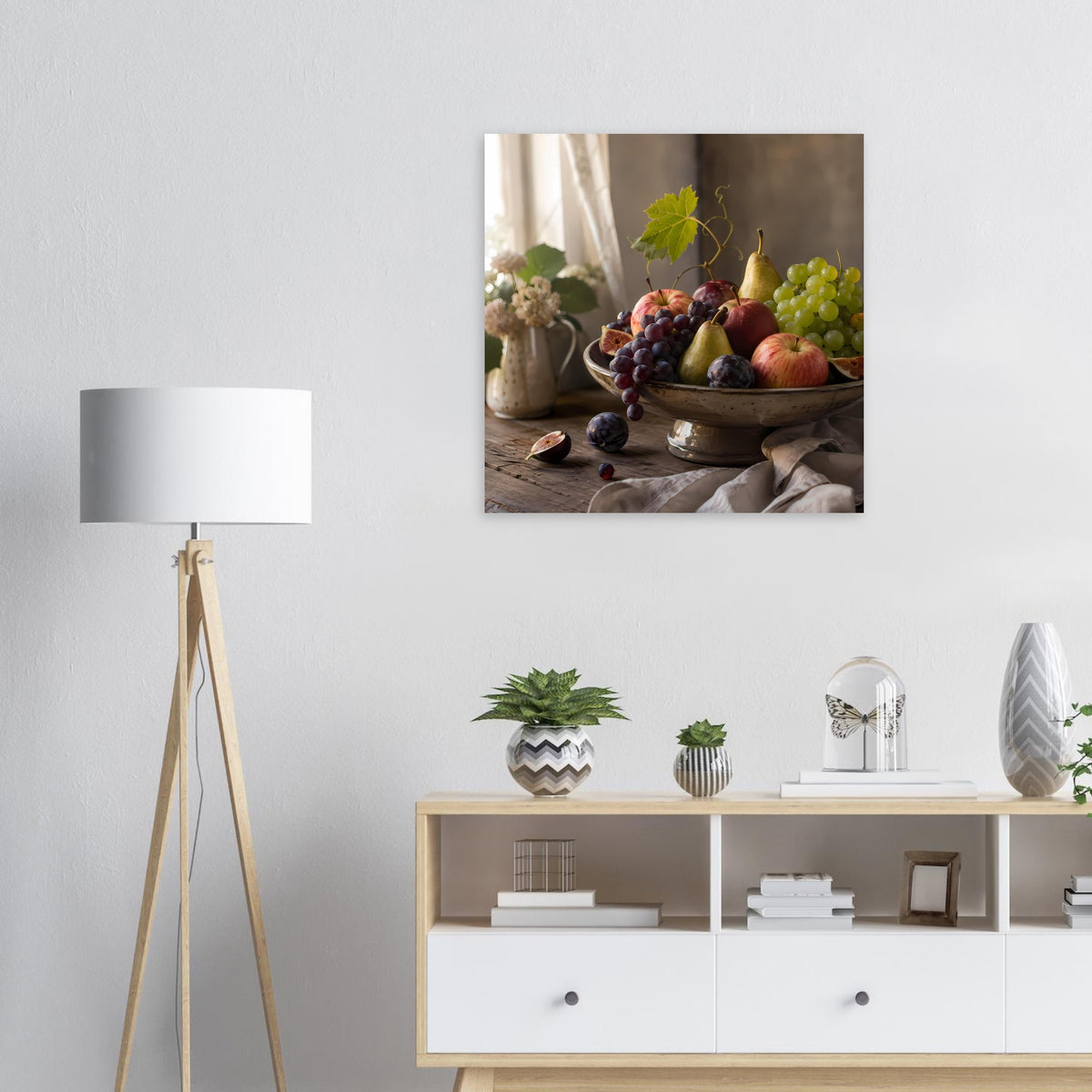 Quadratisches Poster im Stillleben-Look mit Obstkorb und Weintrauben