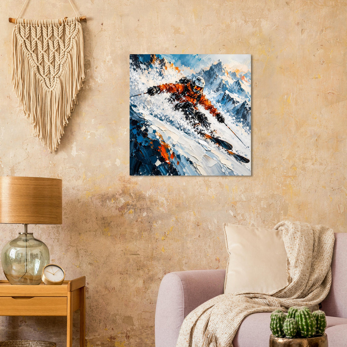 Quadratisches Poster mit orange-schwarzem Skifahrer, blauer Skipiste und Schneespritzern