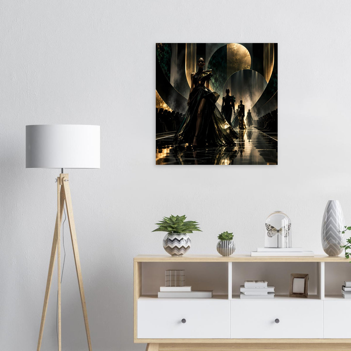 Quadratisches Poster mit dunkler Silhouette, goldenen Lichtbögen und Lichtreflexen