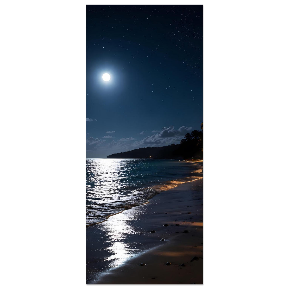 Strandposter hochformat: mondheller Strand mit ruhigem Meer und Palmen